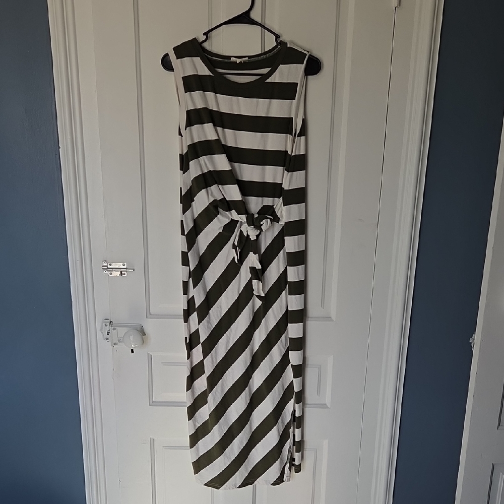 LA MIEL Black and White Striped Maxi Dress